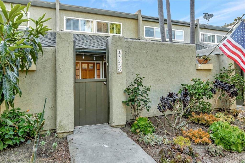 18733 Applewood Circle - Photo 1