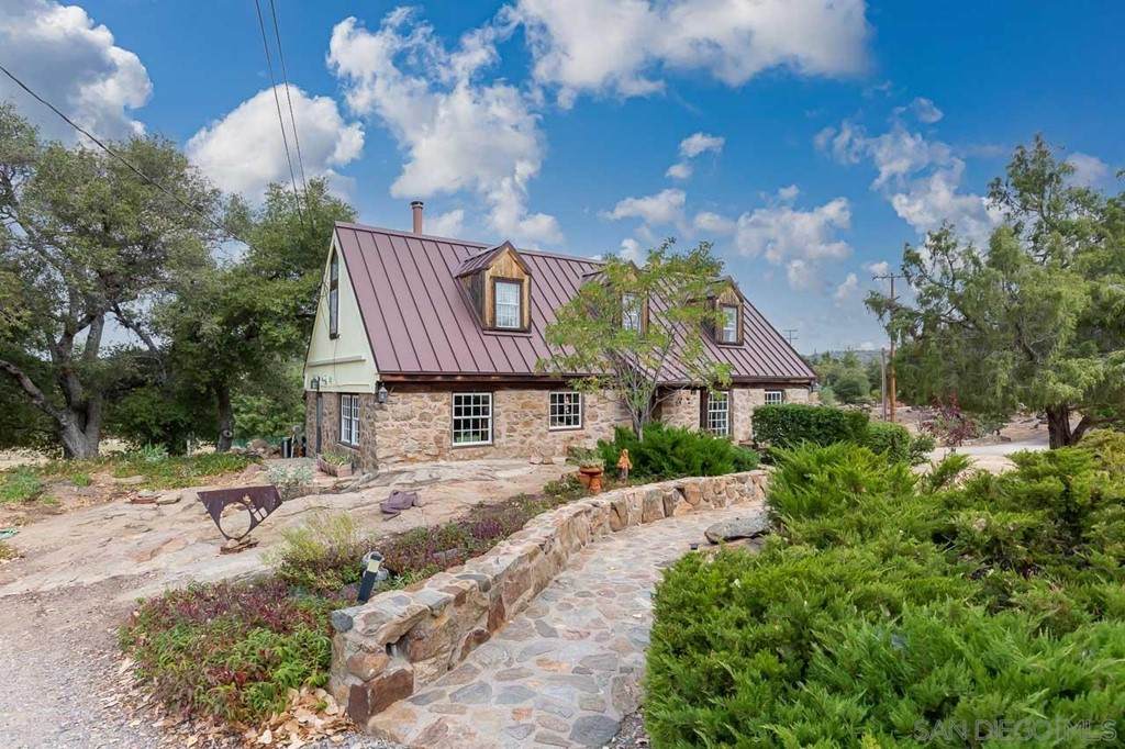3754 Pine Hills Rd - Photo 1