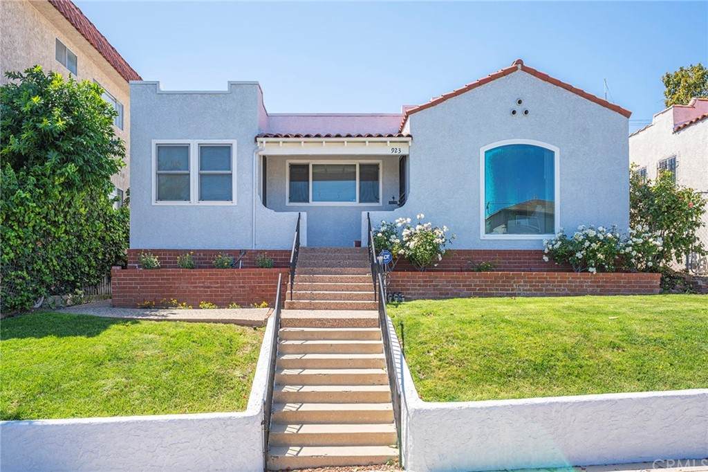 923 Cabrillo Avenue - Photo 1