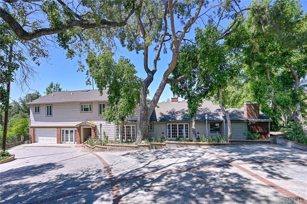 169 Circle Drive - Photo 1