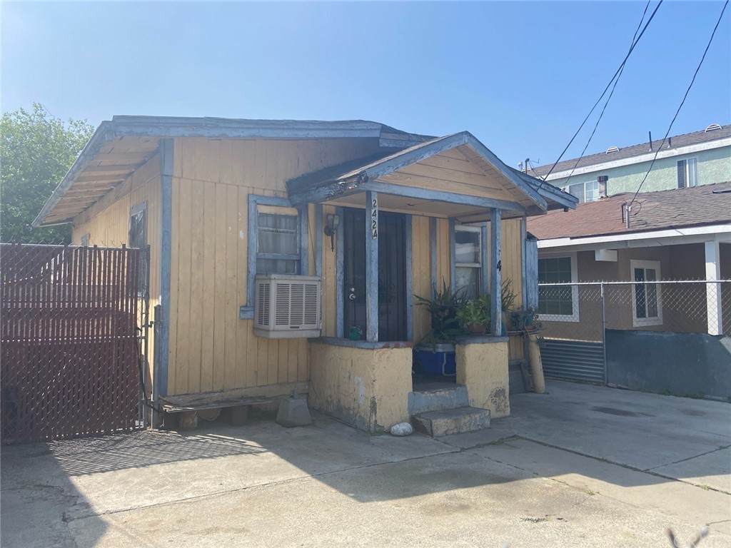 2424 Stockwell Street - Photo 1