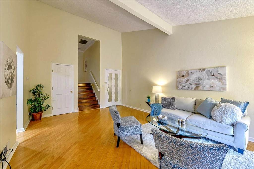 10803 Northoak Square - Photo 1