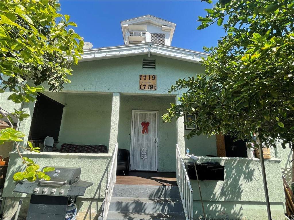 1719 35th Street - Photo 1