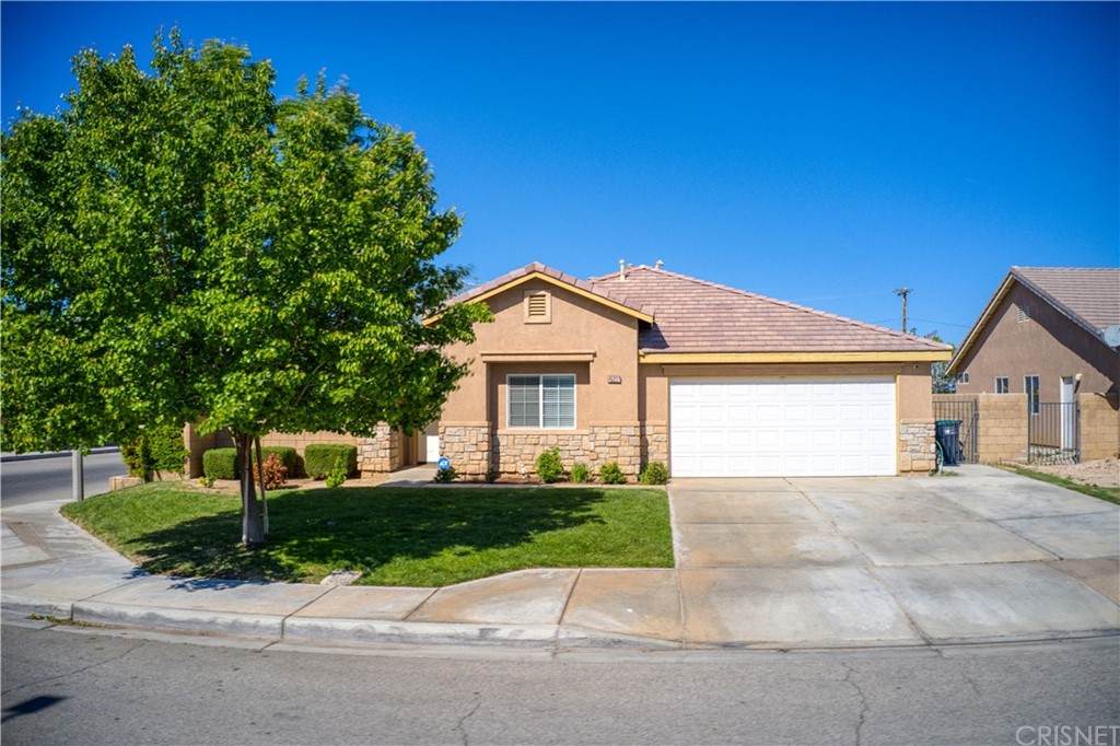 45237 Sancroft Avenue - Photo 1