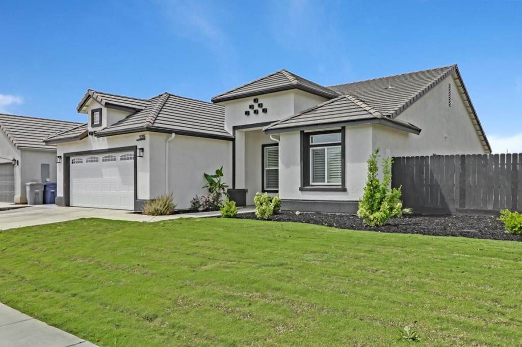 535 Canterbury Court - Photo 1