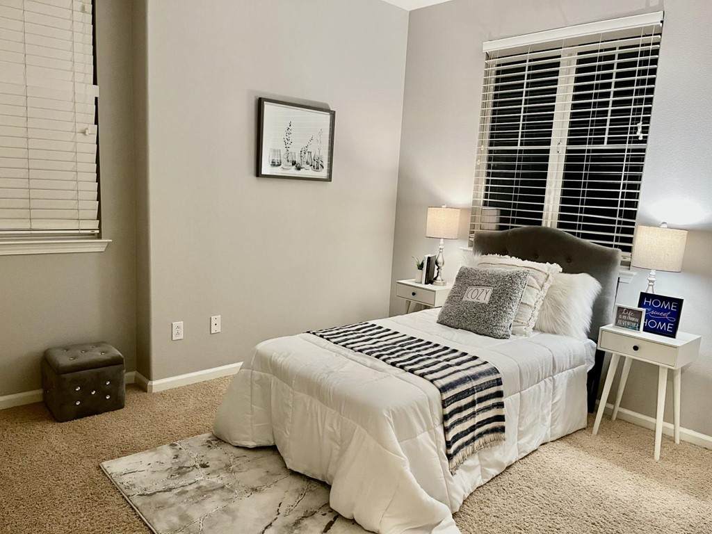 670 Woodland Terrace - Photo 1