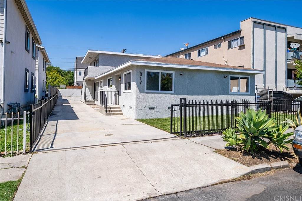 817 Kingsley Drive - Photo 1