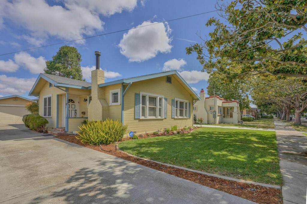 123 Oak Street - Photo 1