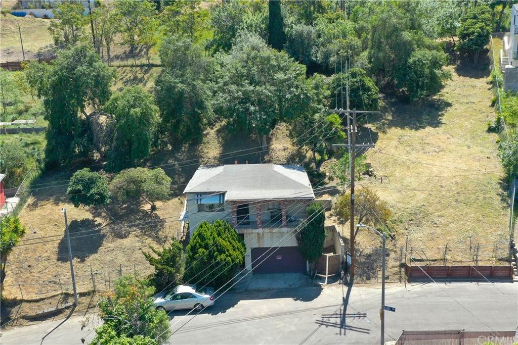 5000 Ladd Avenue - Photo 1