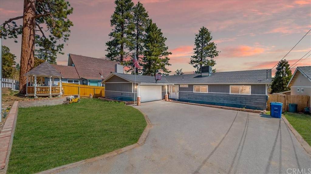 1505 Malabar Way - Photo 1