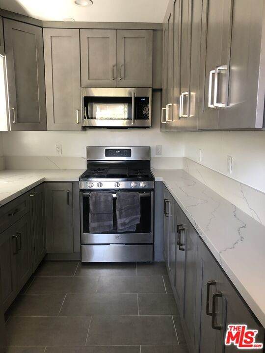 5409 Inglewood Boulevard - Photo 1