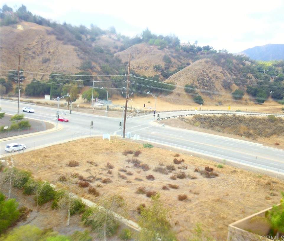 0 Baseline - Photo 1