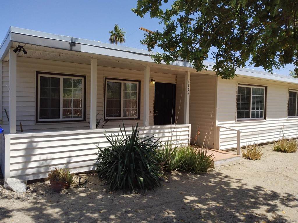 1793 Lazy S Dr - Photo 1