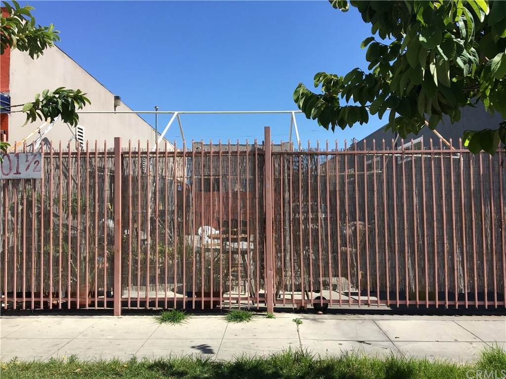 4701 Compton Boulevard - Photo 1