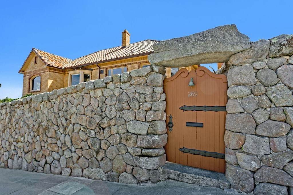 289 Lighthouse Avenue - Photo 1