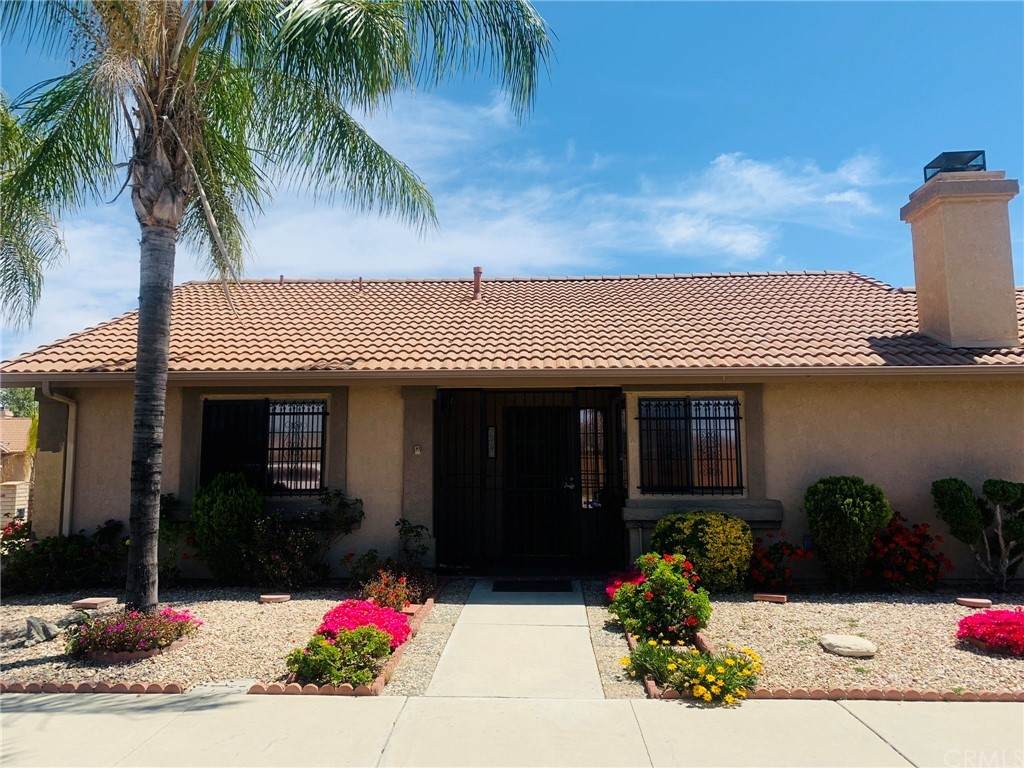 3063 La Paz Avenue - Photo 1