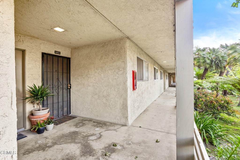683 Bluewater Way - Photo 1