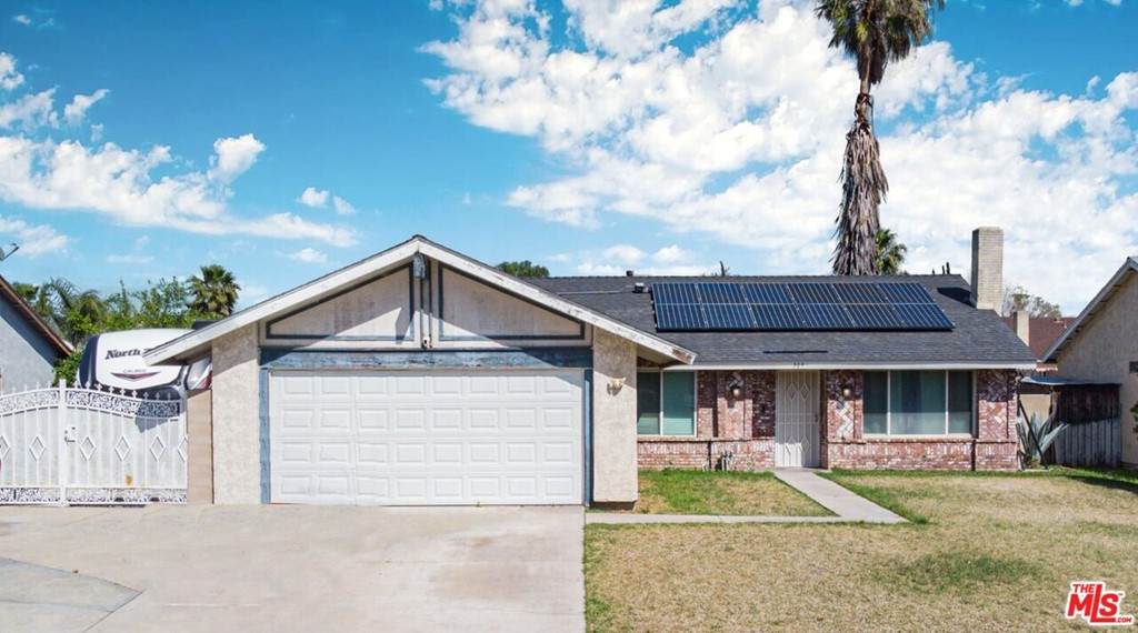 309 Smoke Tree Avenue - Photo 1