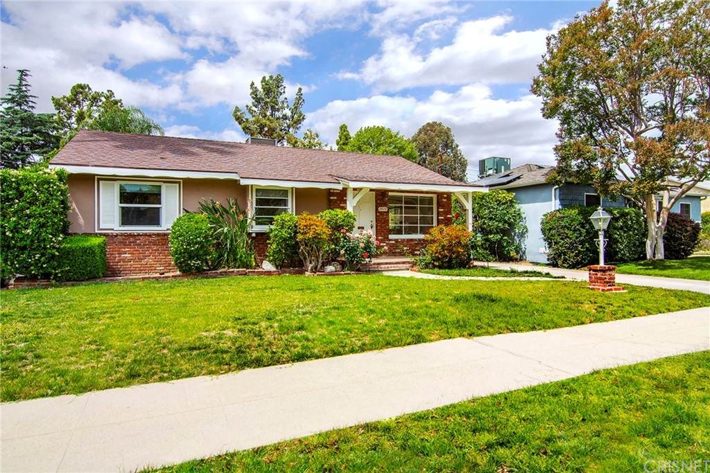 6429 Whitman Avenue - Photo 1