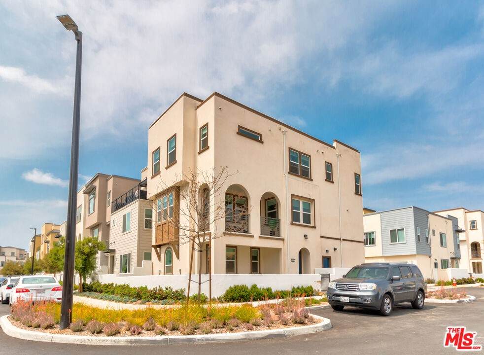 667 Daniel Freeman Circle - Photo 1