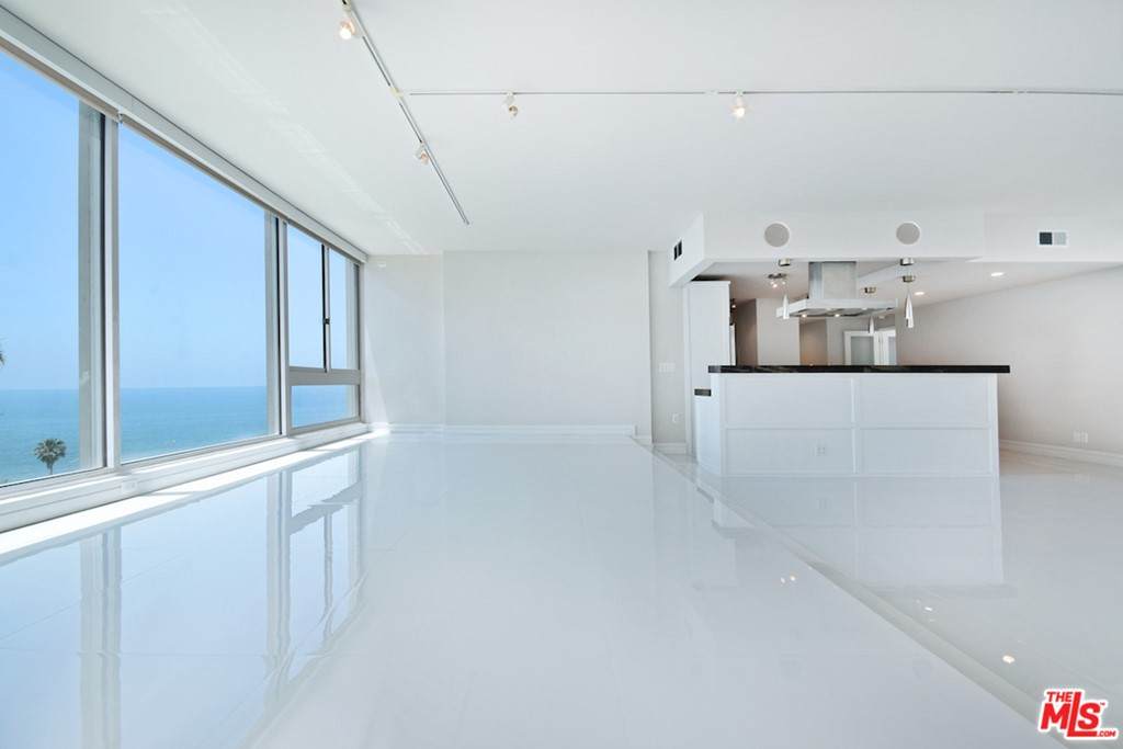 17368 Sunset Boulevard - Photo 1