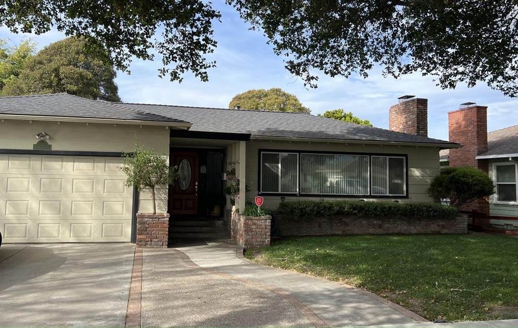 11 San Pedro Street - Photo 1
