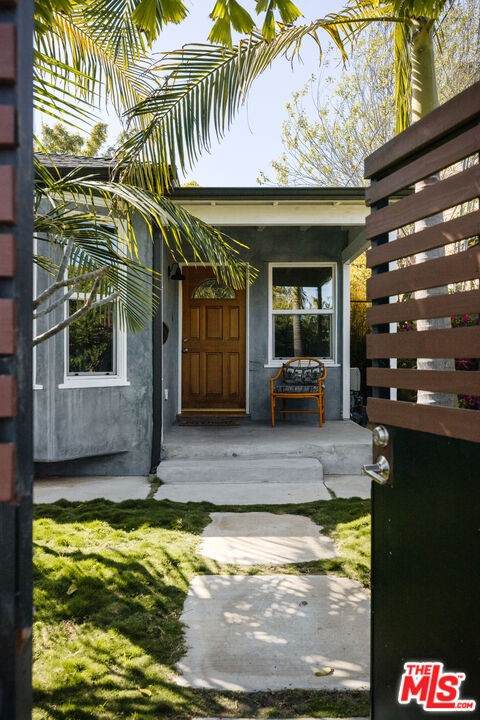 1013 Amoroso Place - Photo 1