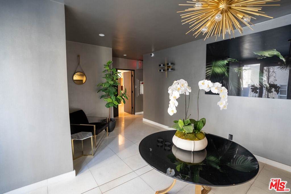 344 Palm Drive - Photo 1