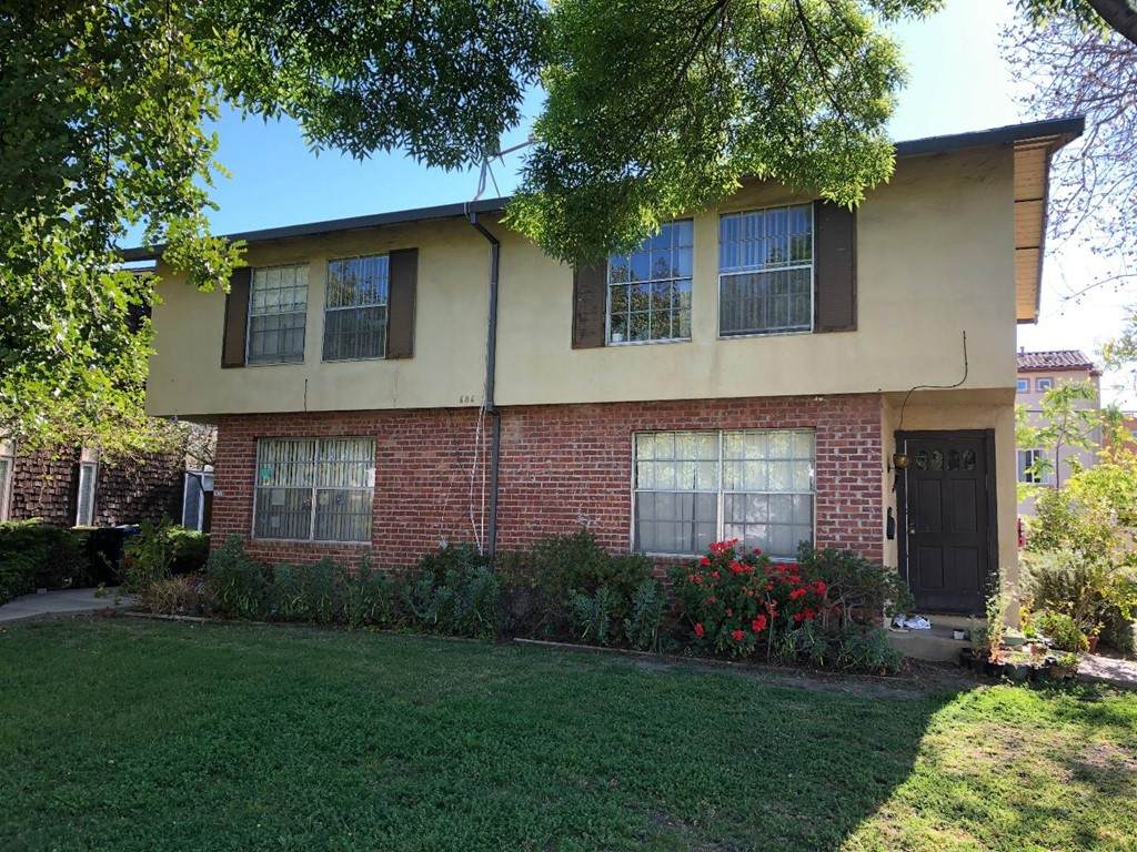686 Reseda Drive - Photo 1