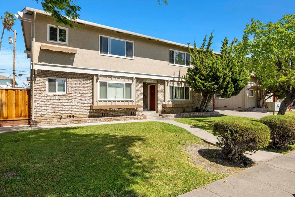 2127 Monroe Street - Photo 1