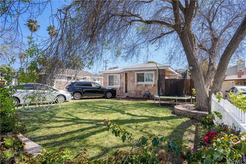 2228 Plant Avenue - Photo 1