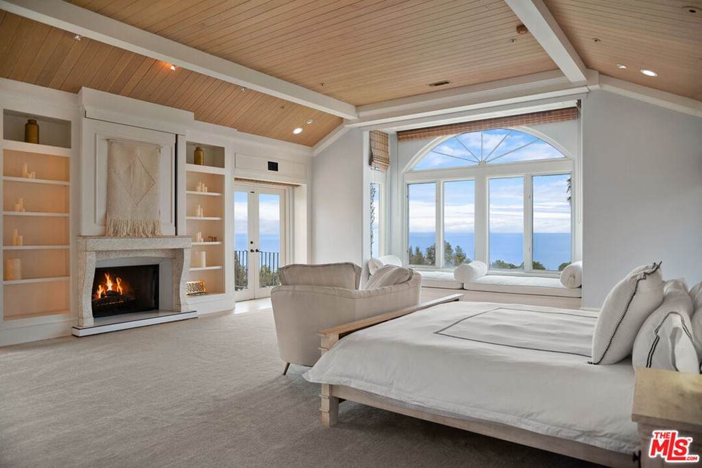 7160 Dume Drive - Photo 1