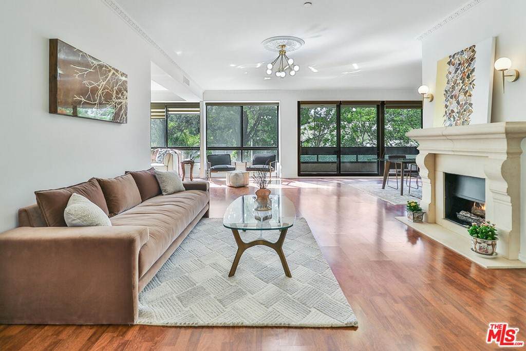 10551 Wilshire Boulevard - Photo 1
