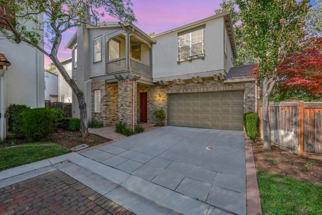 2107 Gullane Way - Photo 1