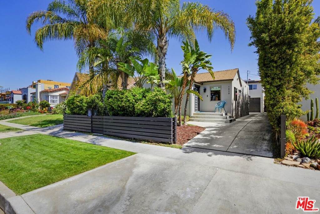 1520 Carmona Avenue - Photo 1