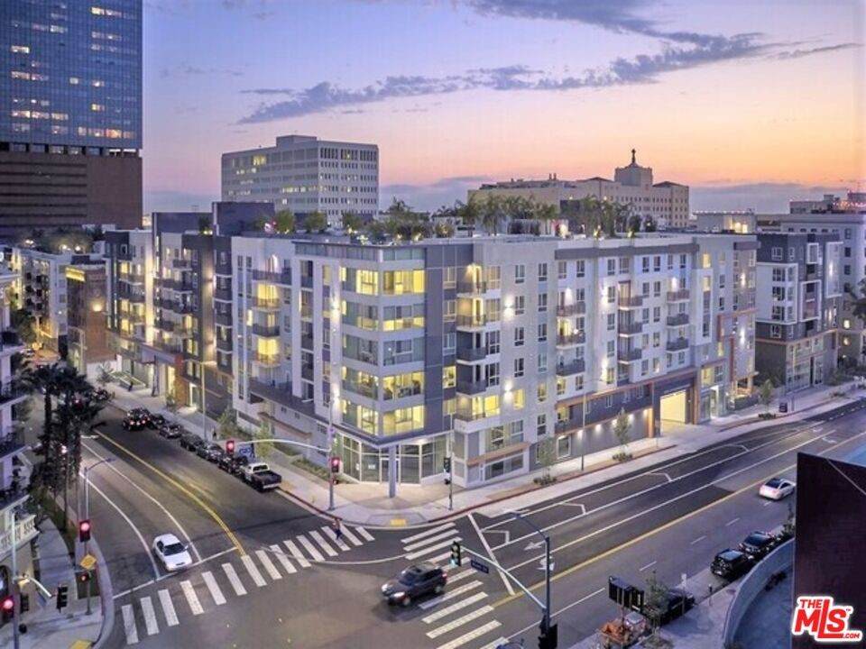 1120 6TH Street - Photo 1