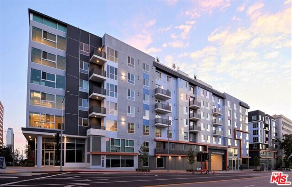 1120 6TH Street - Photo 1
