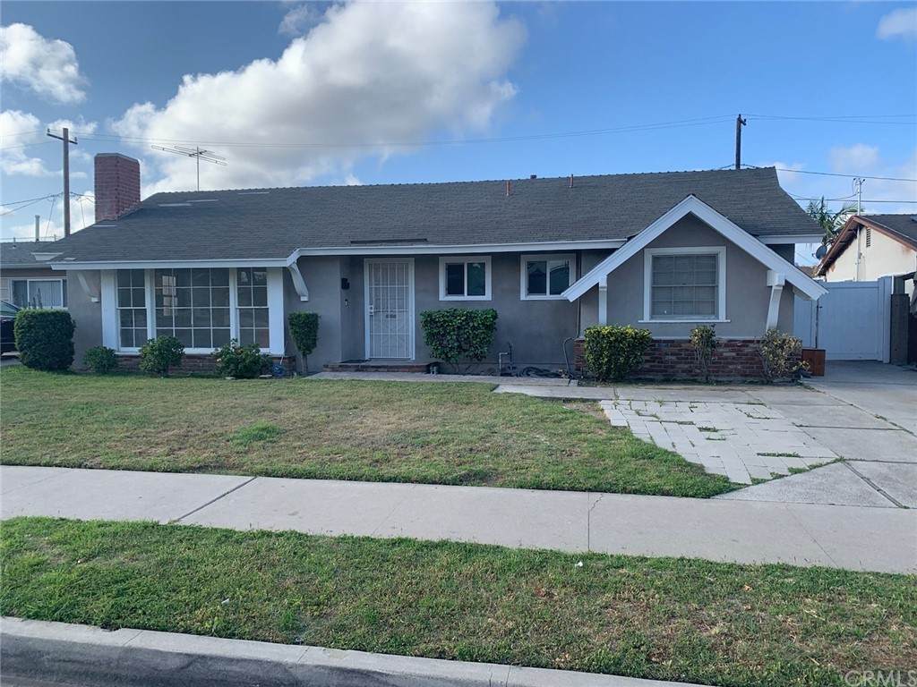 1576 Crone Avenue - Photo 1