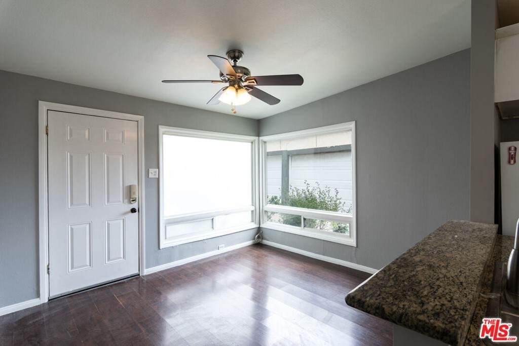 2130 1/2 Dunsmuir Avenue - Photo 1