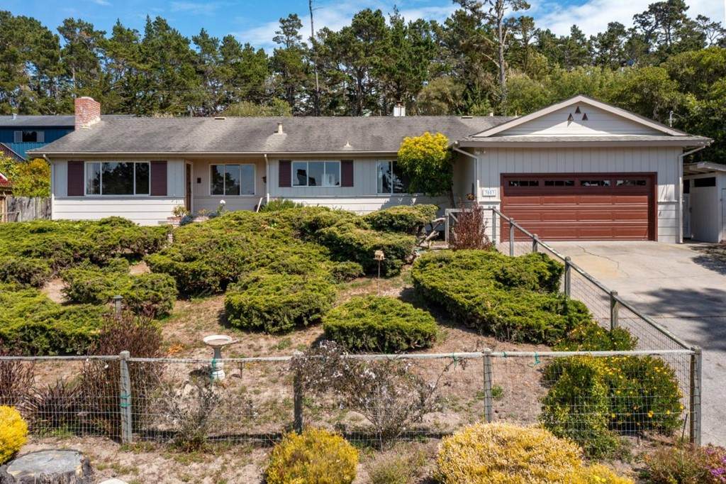 3053 Strawberry Hill Road - Photo 1