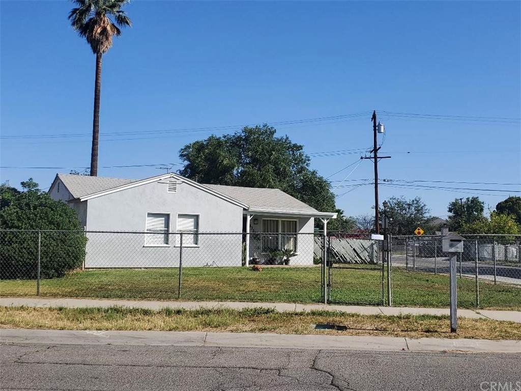 8321 Greenpoint Avenue - Photo 1