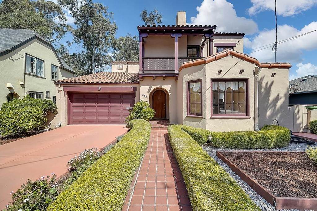 882 Alma Place - Photo 1