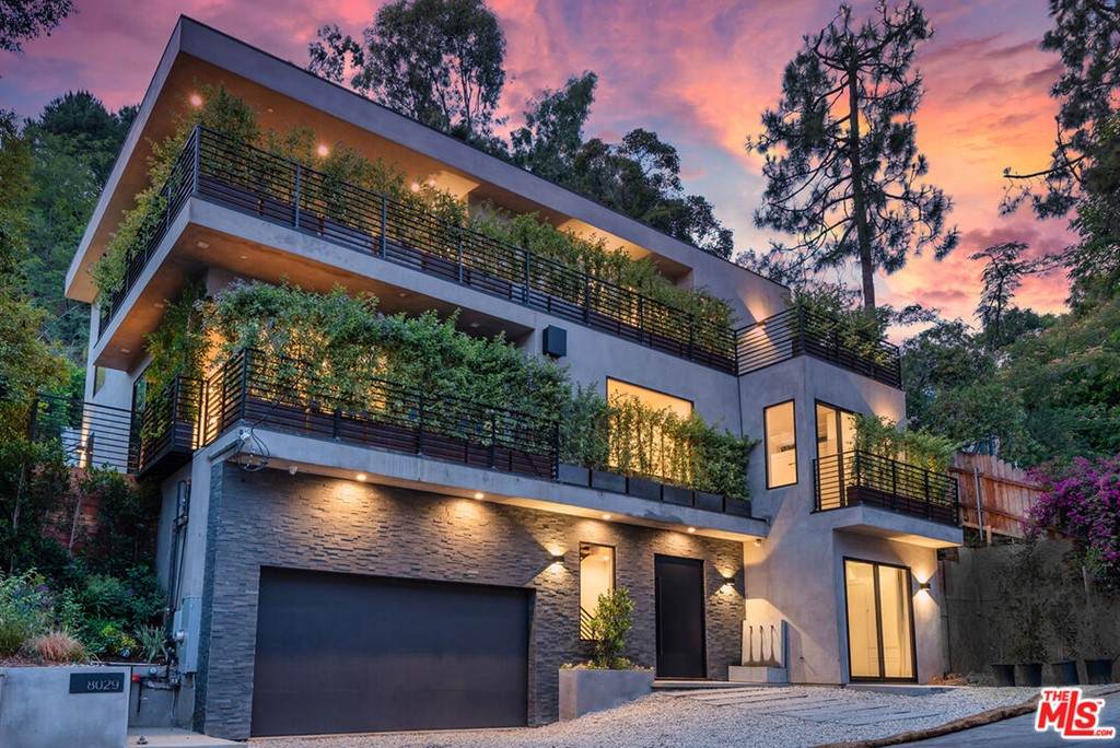 8029 Willow Glen Road - Photo 1