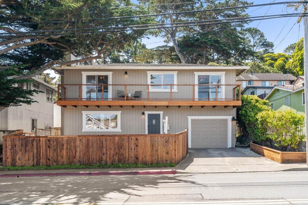 2121 David Avenue - Photo 1