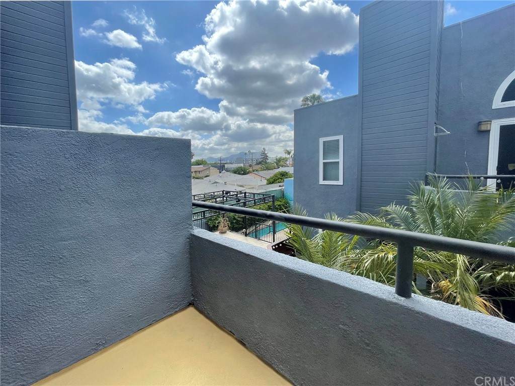 5706 Fair Avenue - Photo 1