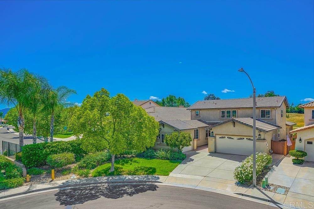 31500 Champions Circle - Photo 1