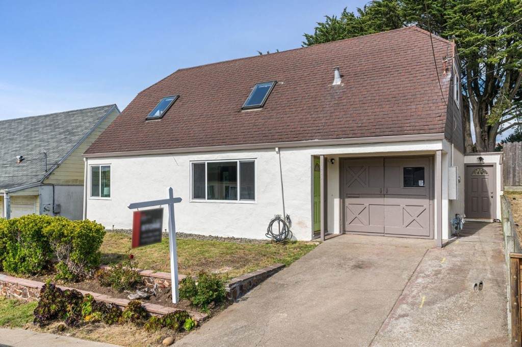475 Glasgow Drive - Photo 1