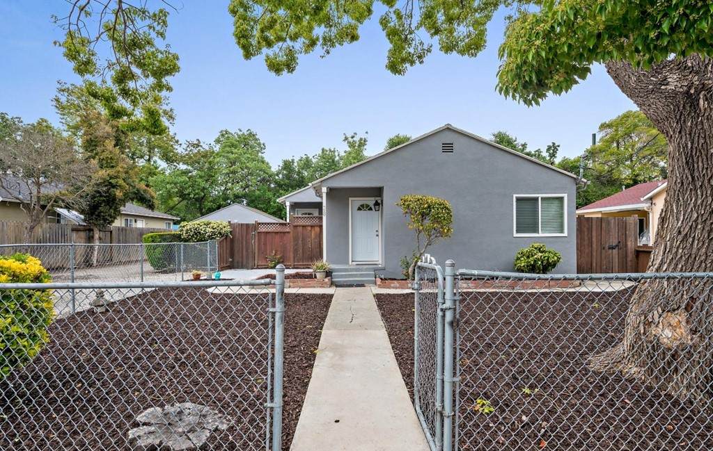 26 Arrowhead Lane - Photo 1