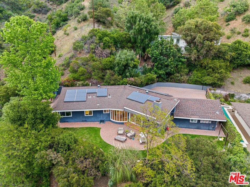 3940 Mandeville Canyon Road - Photo 1