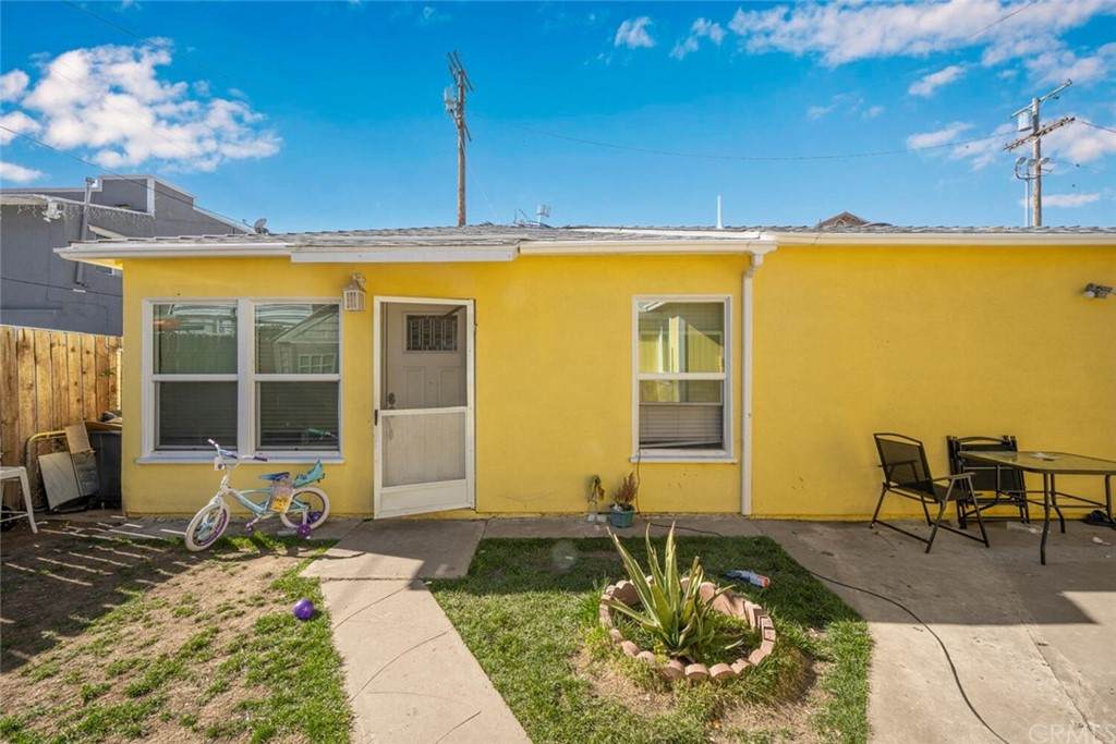1153 Freeman Avenue - Photo 1